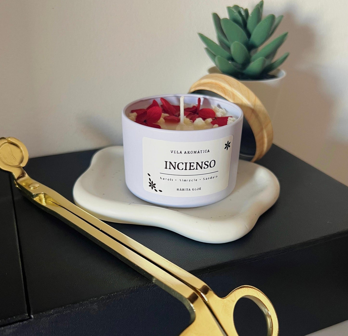 Vela aromática con mecha de madera