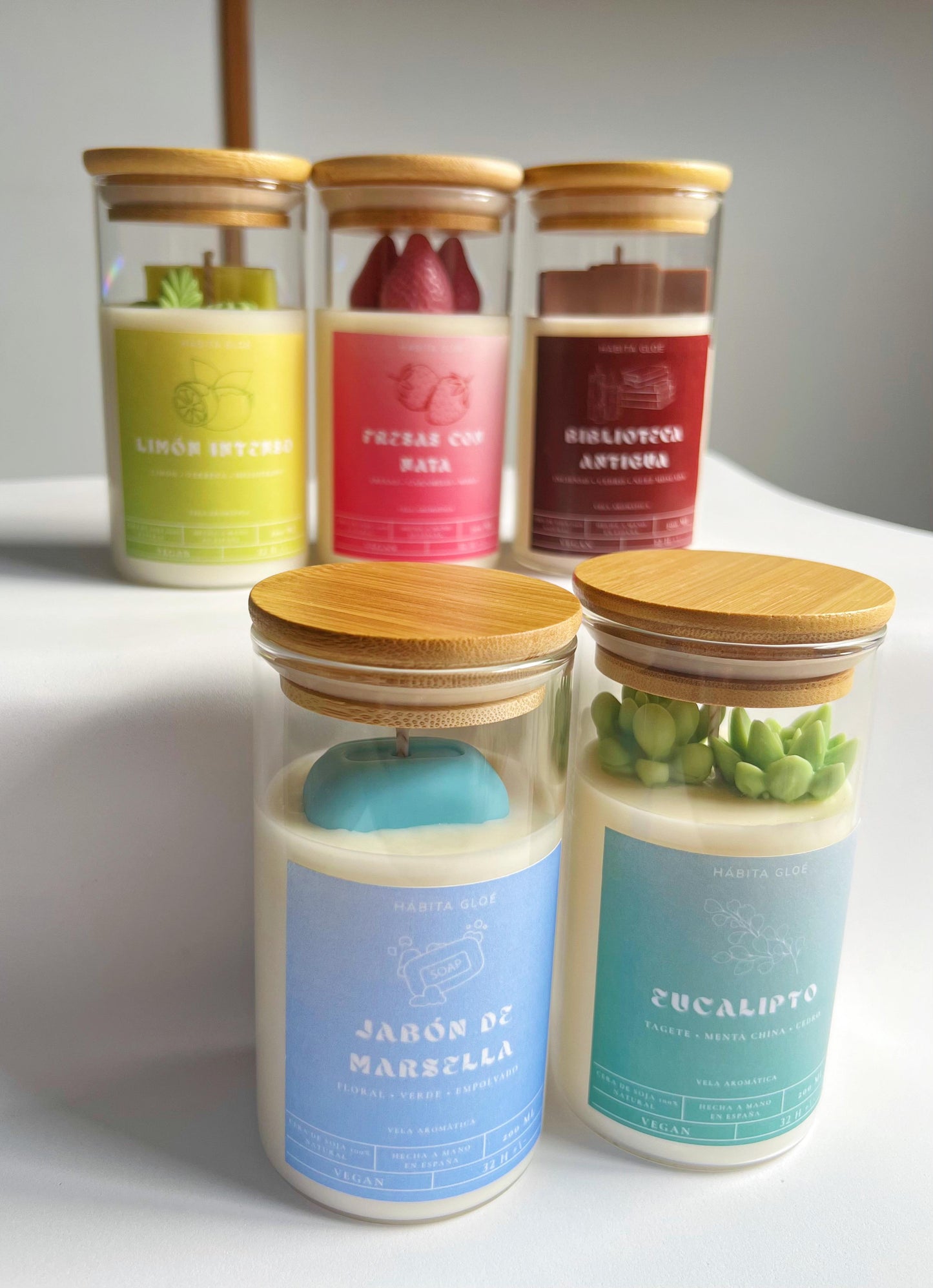 Vela aromática con tapa de bambú