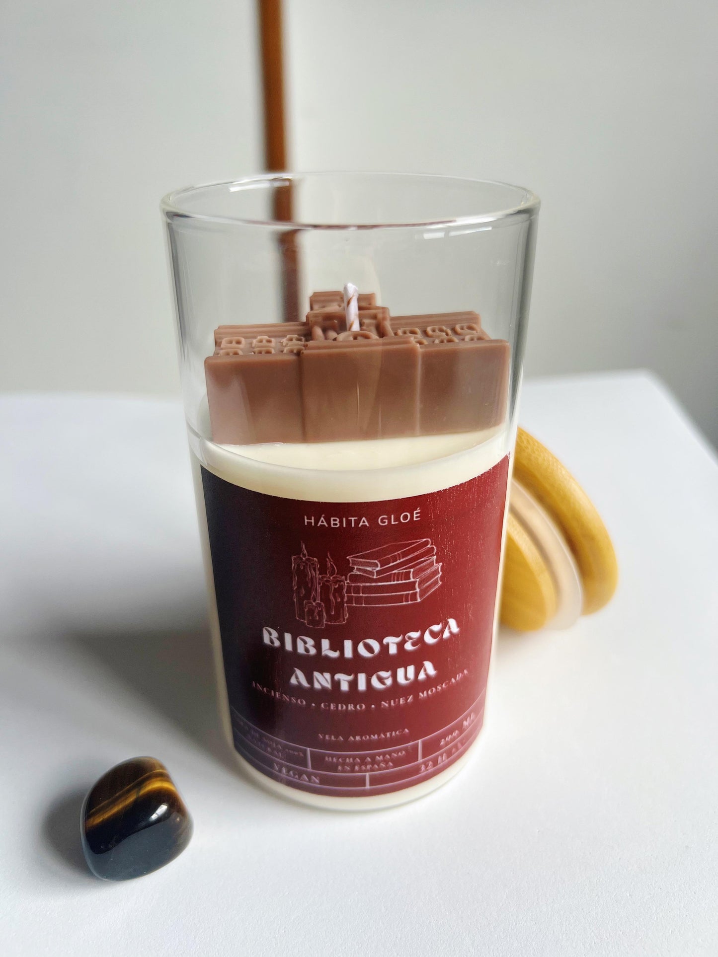 Vela aromática con tapa de bambú